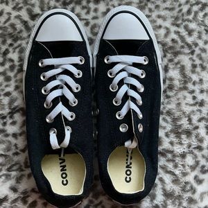 black converse shoes